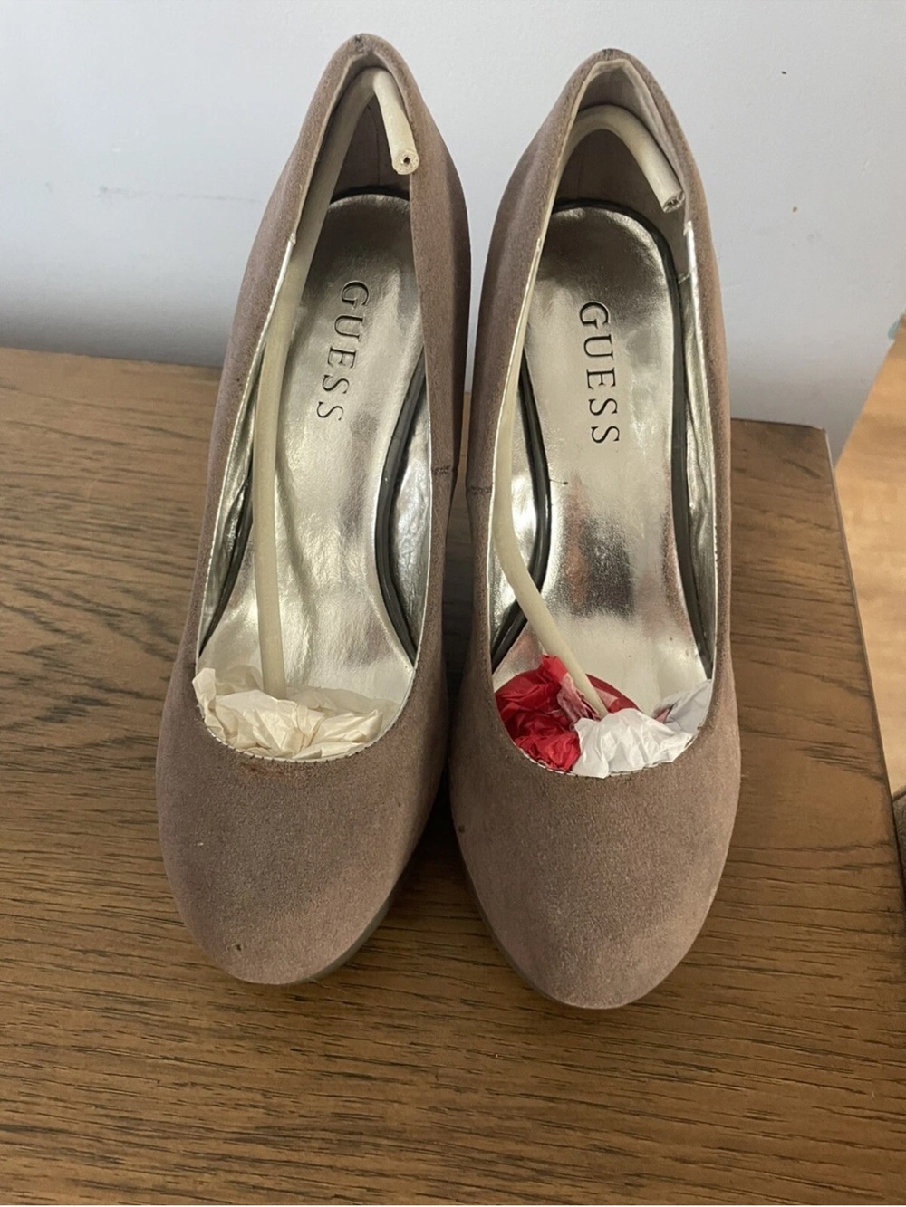 GUESS Gray Suede Round-Toe Pumps